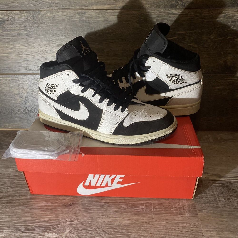Size 10.5 Jordan 1 Retro Mid Tuxedo 2018 554724- 133 Replacement Box Extra Laces
